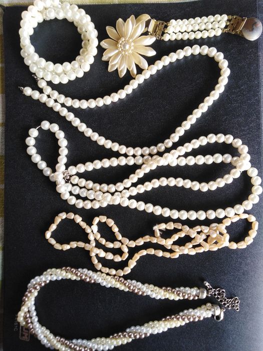 Бусы, бижутерия 0