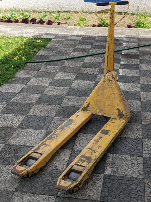 Porta paletes manual - 2500 kg