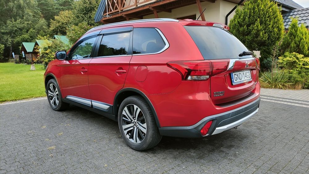 Mitsubishi Outlander 2016 benzyna  2.0 wersja STAR+hak+tablica mały przebieg
