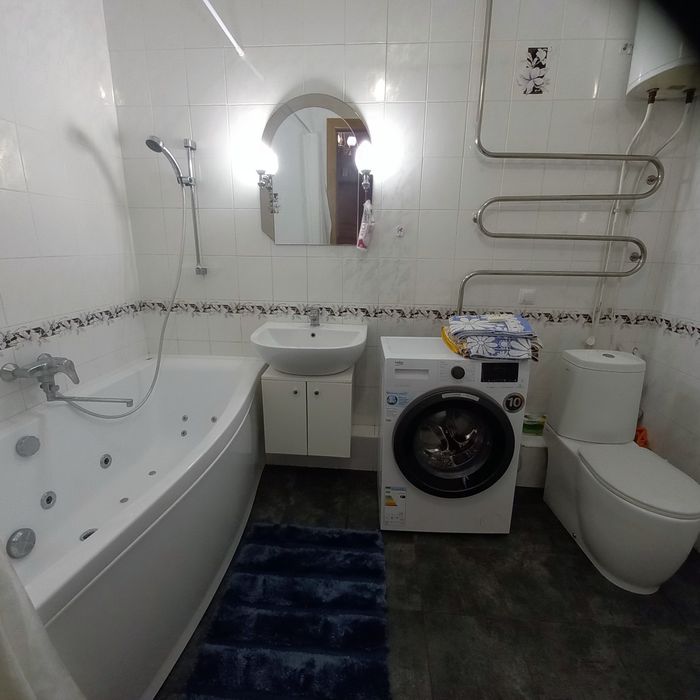 Посуточно 2- раздельная сталинка, Пл Льва Толстого, ул.Шота Руставели