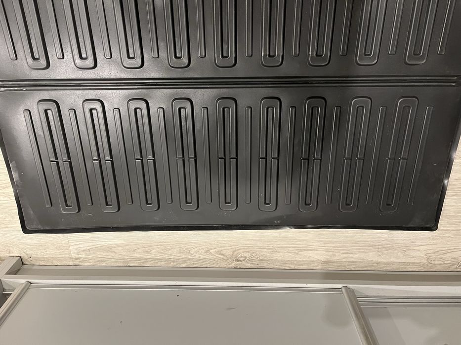 Mata bagaznikowa Volvo XC60 lata 08-17 OE