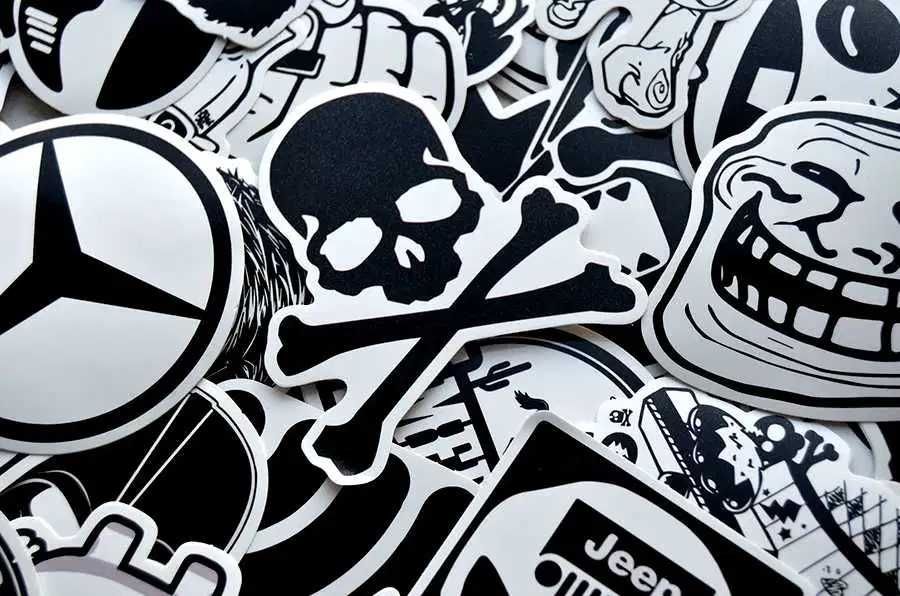 Стикеры, наклейки на авто, мото, ноутбук. Стикербомбинг, стікери