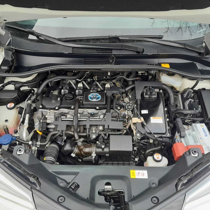 Toyota C-HR 2018 r. Hybryda niski przebieg