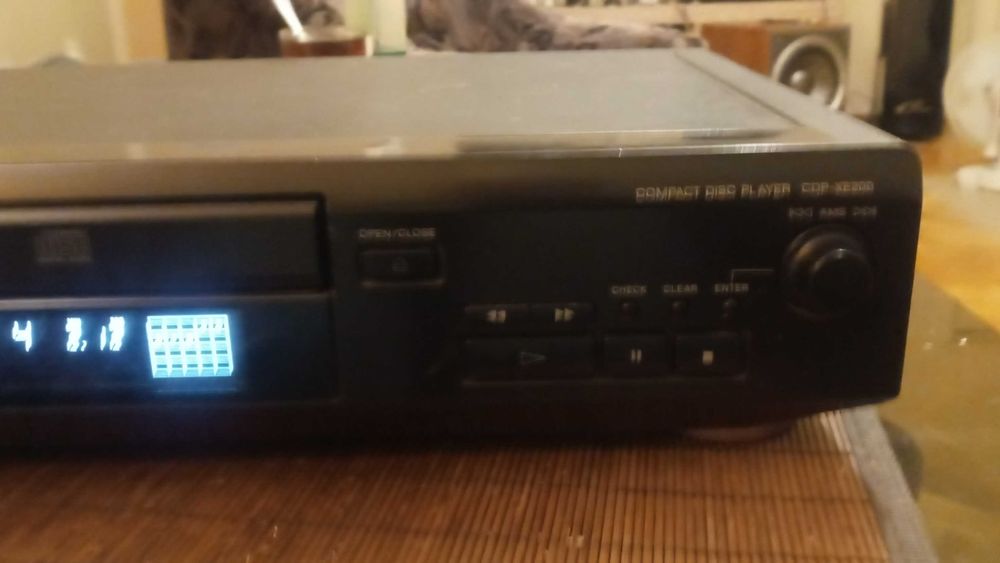 Sony cdp.      xe200