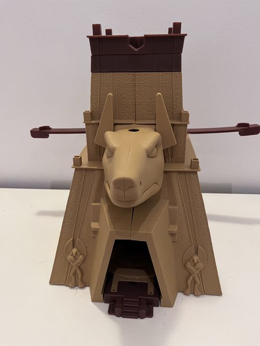 Figuras Invizimals + Templo Uberjackal