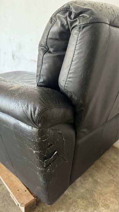 Sofa com chaise longue em pele para recuperar