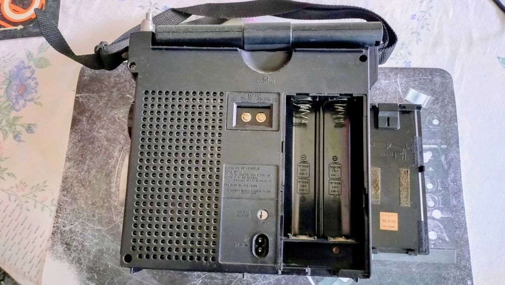 Radio Super Raro National/Panasonic RF-1150LB GX600