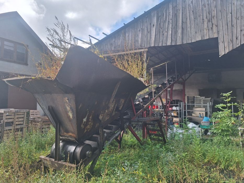 Podajnik taśmowy