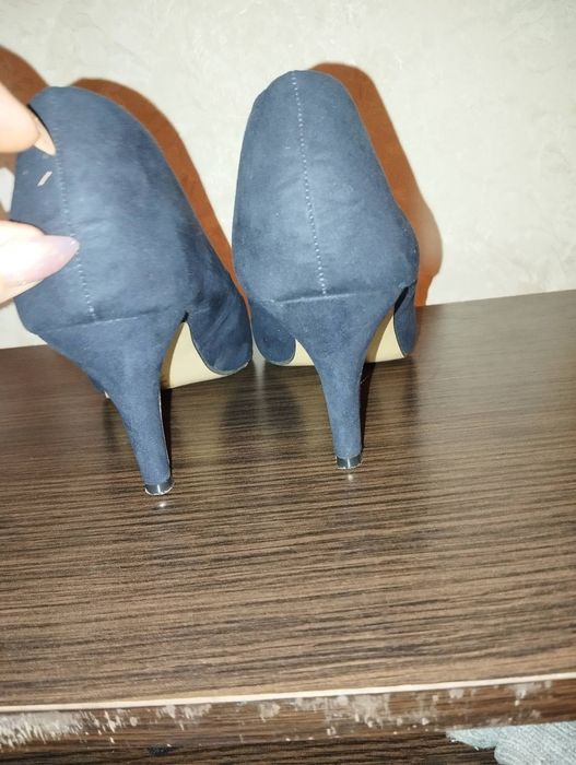 Жіночі туфлі.   .