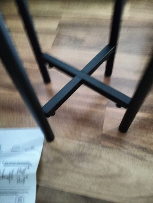 Kwietnik metalowy czarny