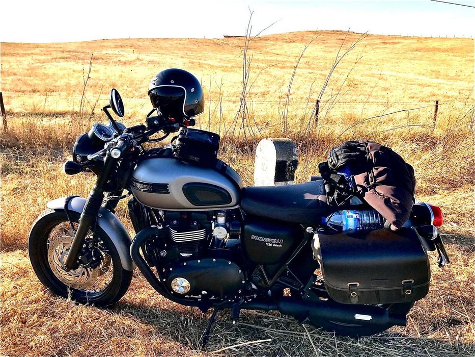 vendo triumph bonneville t120, black edition, impecável, com apenas 24400 kms.
