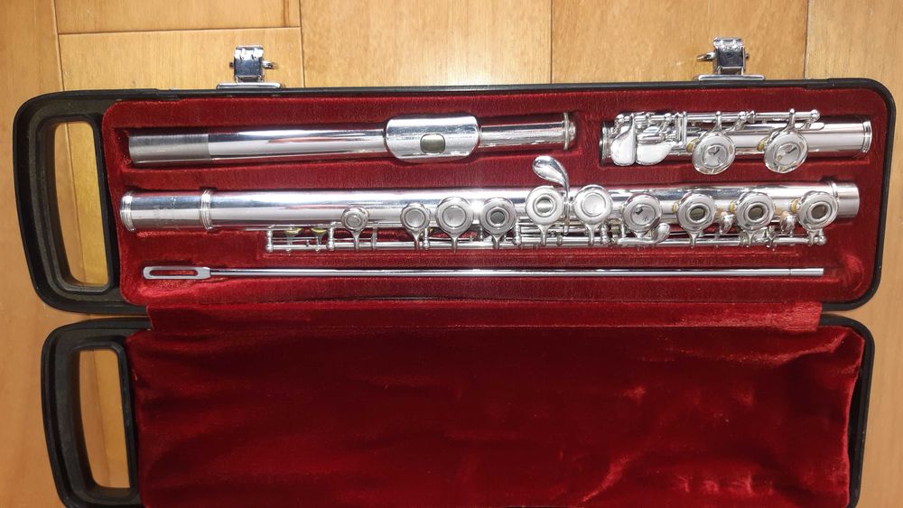 Flauta Transversal :  Yamaha YFL-261 S  Japan