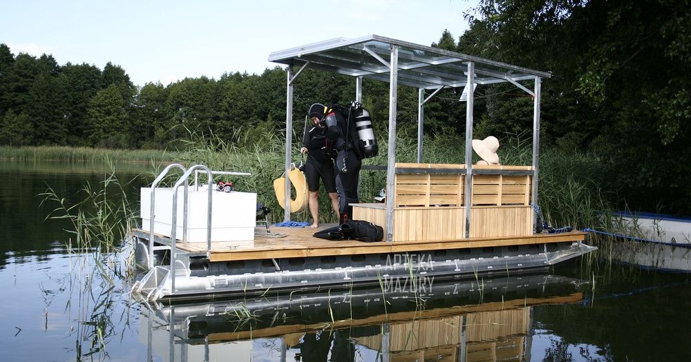 Łódz katamaran solarny houseboat łódka dom na wodzie