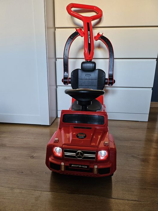 Auto na akumulator odpychacz jeździk  Mercedes AMG