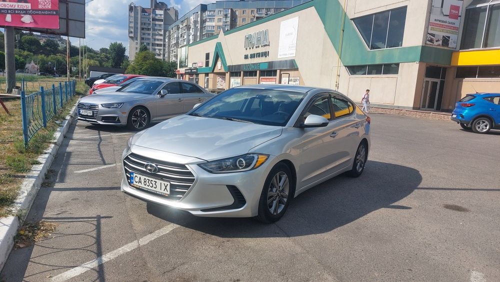 Hyundai Elantra 2018 рік.