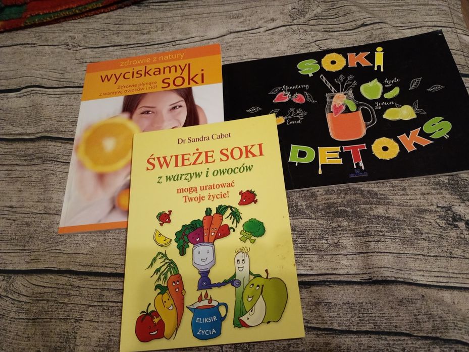 Książki z przepisami na robienie soków