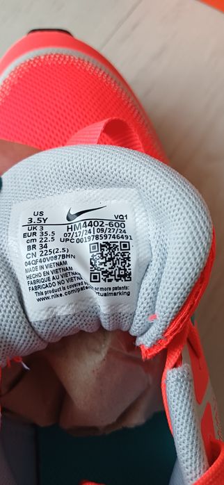 Buty sportowe młodzieżowe Nike Cosmic Runner rozmiar 35,5 Nowe