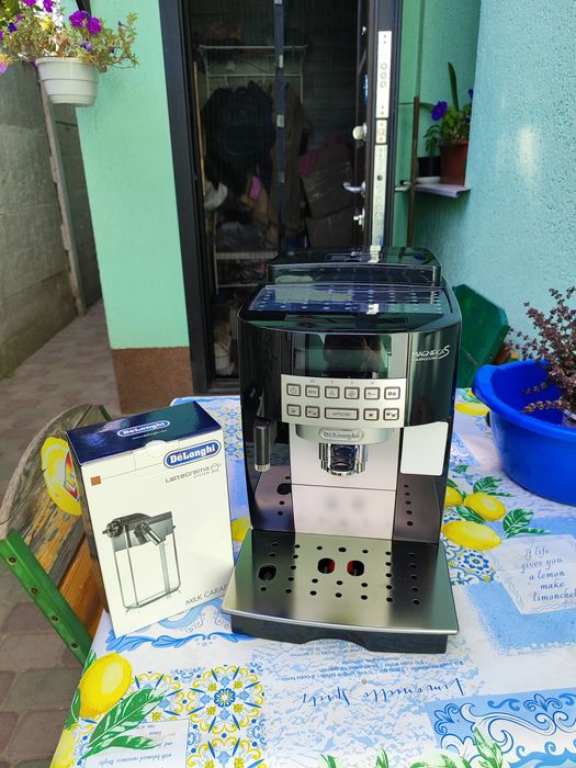 Кофемашина DeLonghi Magnifica S Cappuccino 22.366, 23.466