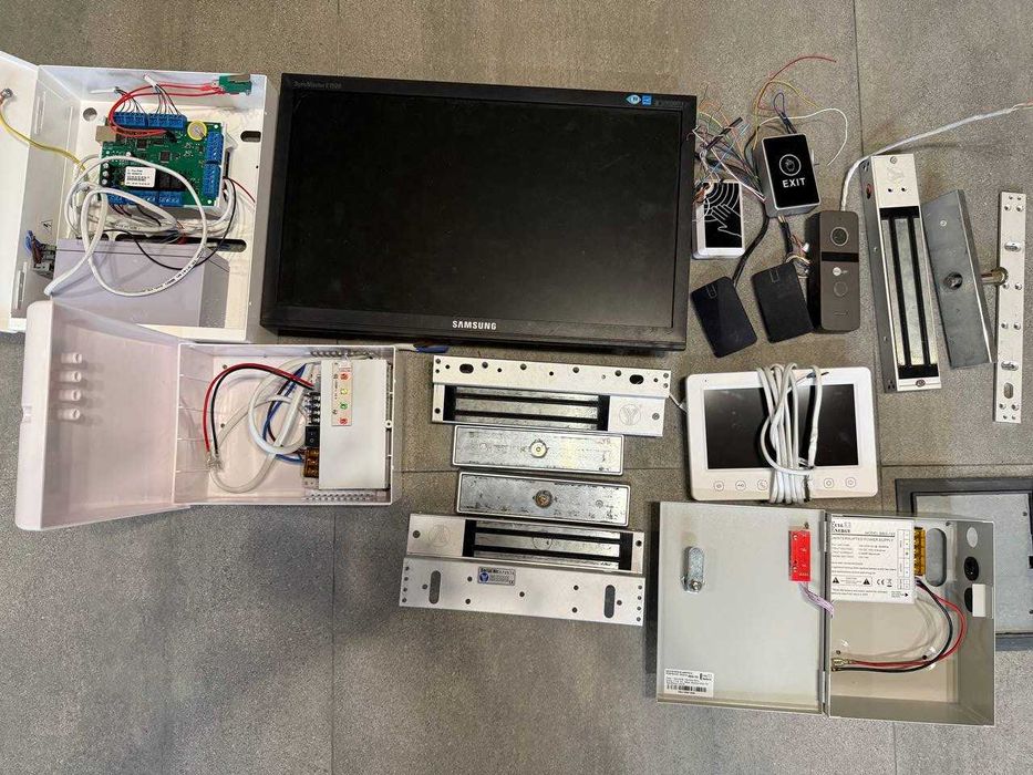 Комплект СКУД и домофонии (Замки, Контроллер, Монитор, БП) — ОПТОМ