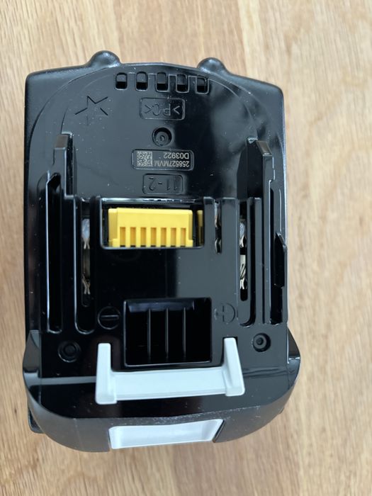 Makita 18V 5.0 Ah cena za 4 sztuki