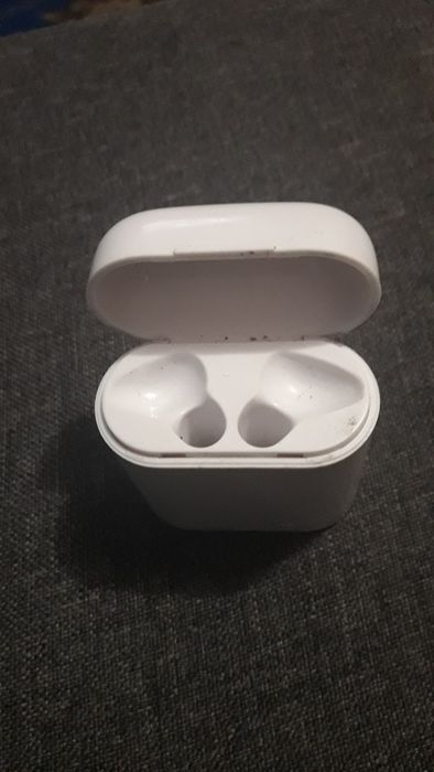 Продам кейс під наушнікі  Airpods