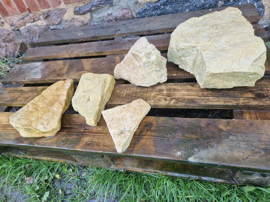 Kamienie kamień do akwarium  głaz