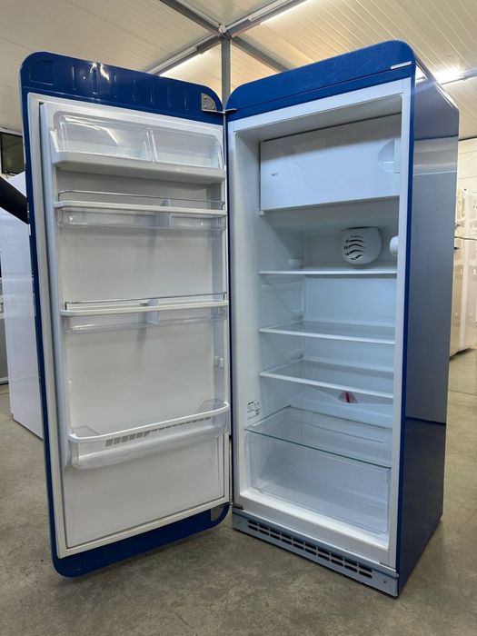 Холодильник Smeg FAB 28 у синьому кольорі