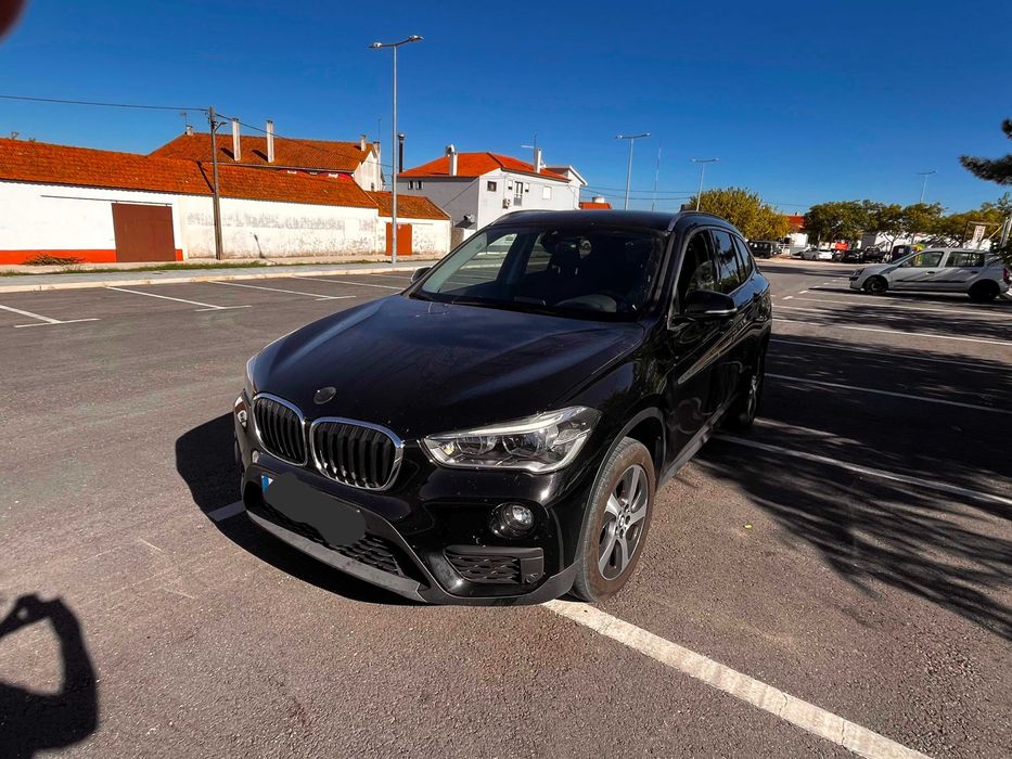 Venda viatura BMW X1 caixa automática 1.6 - 12.999€