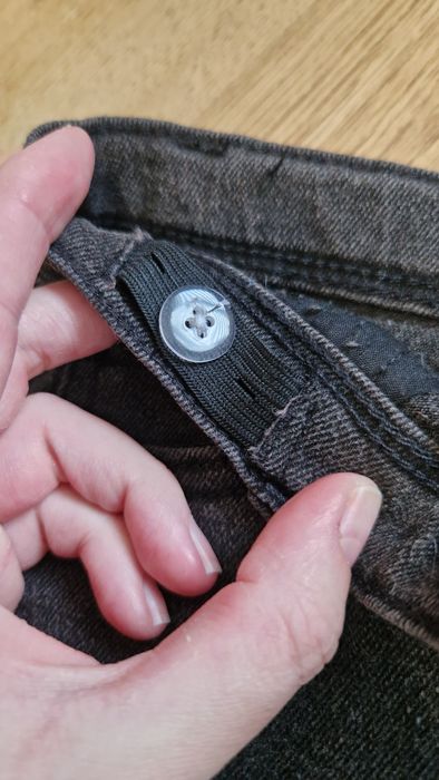 Czarne jeansy Sinsay roz. 104 nowe