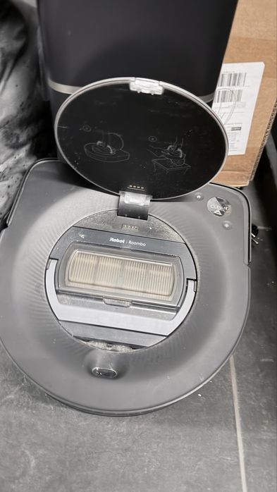 Aspirador iRobot Roomba S9+  Com Estação de Auto-Esvaziamento