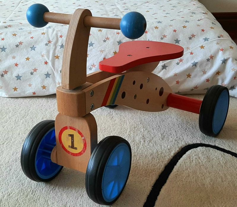 Triciclo Infantil criança