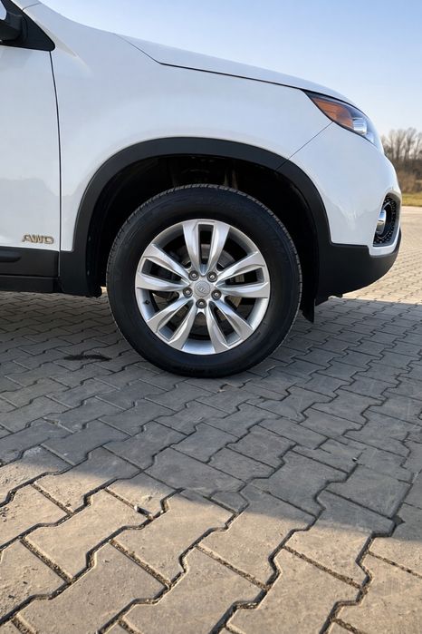 Пригнана з Європи - KIA SORENTO, оригінал пробіг, не фарбована