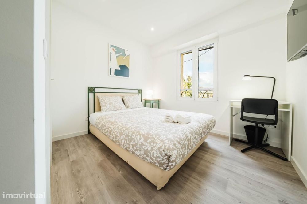 Quarto - localizado em Lumiar Lisbon