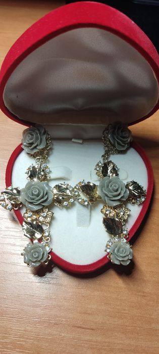 Жіночи романтичні сережки-підвіски