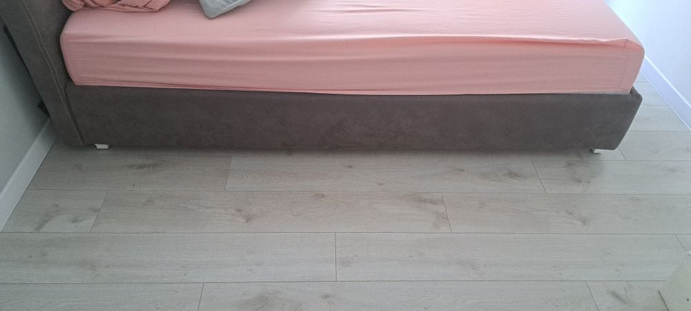 Ліжко півторачка.