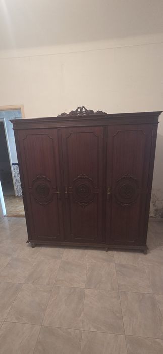 Movel roupeiro antigo