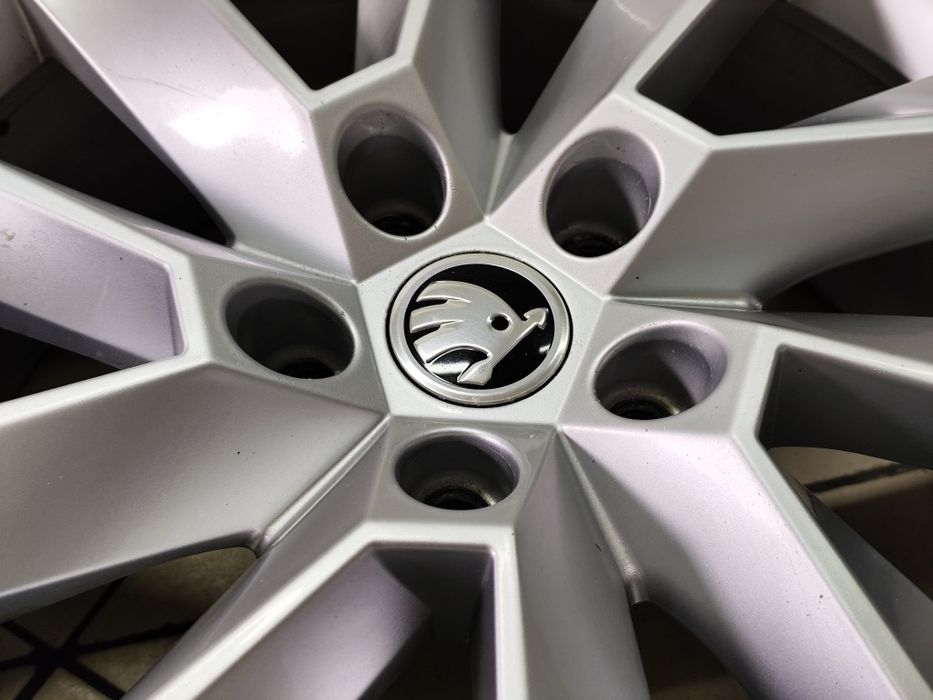 Диски R-17 5*112 7j et40 цо57,1 (Skoda, Volkswagen, Audi, Seat)