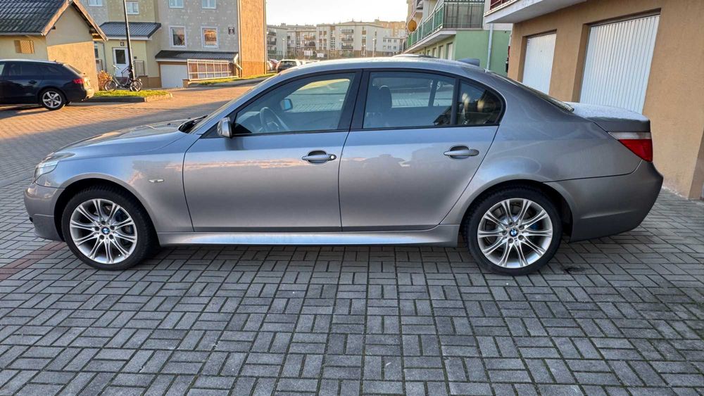BMW E60 2005 3.0