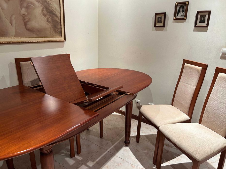 Mesa em cerejeira maciça e 4 cadeiras