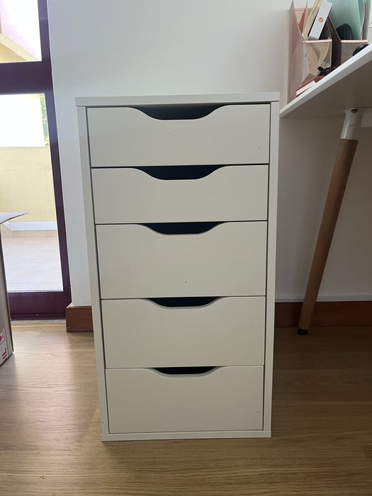Cómoda branco com 5 gavetas