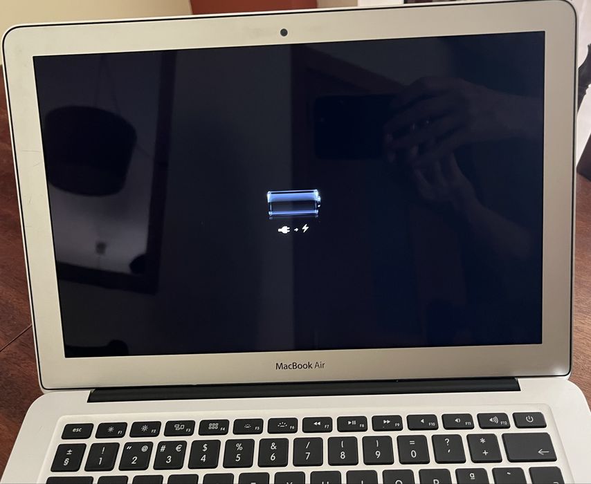 13-inch Portable MacBook Air64283956377729122