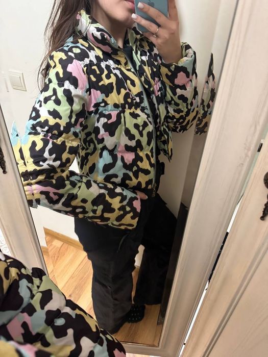 Коротка брендова куртка