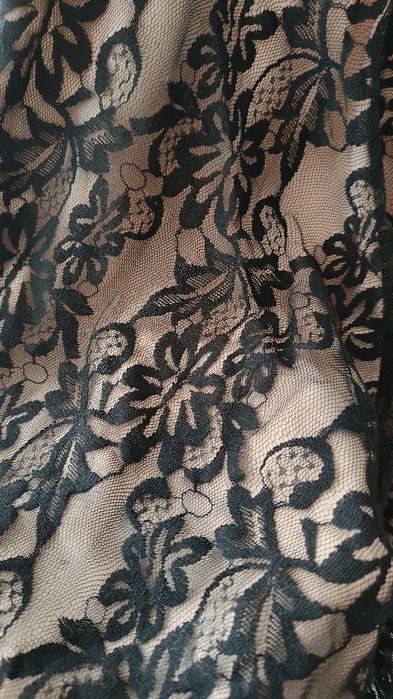 Сукня з відкритою спинкою