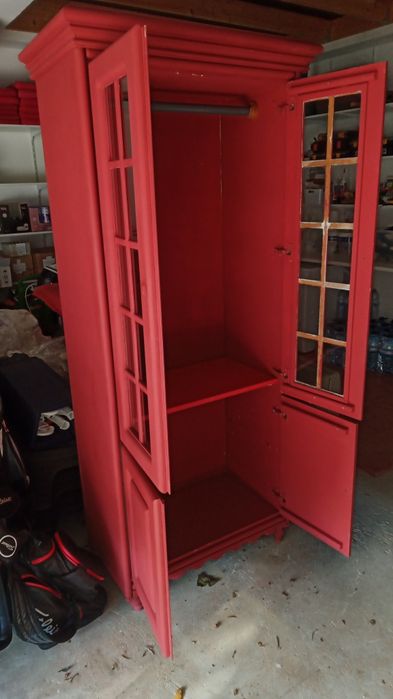 Móvel rústico em madeira