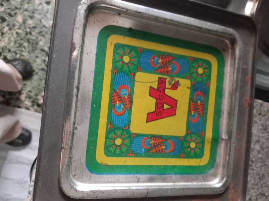 Lata antiga  polaca de rebuçados