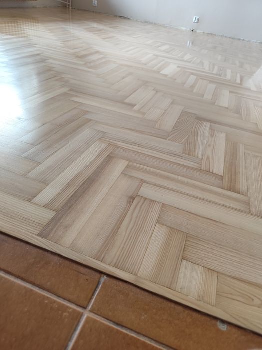 Cyklinowanie parkietu, renowacja schodów drewnianych