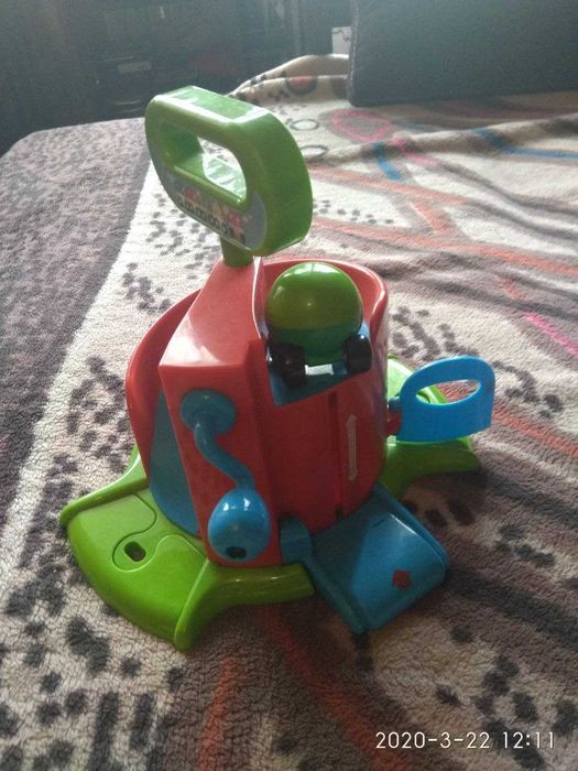 Детская игрушка горка с машинками