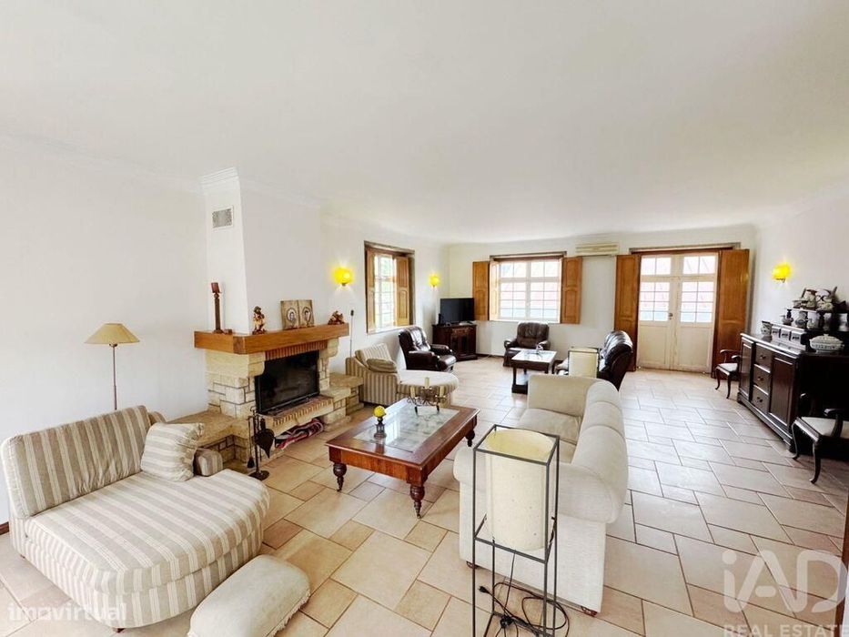 Apartamento T4 em Vila e Roussas de 262,00 m2