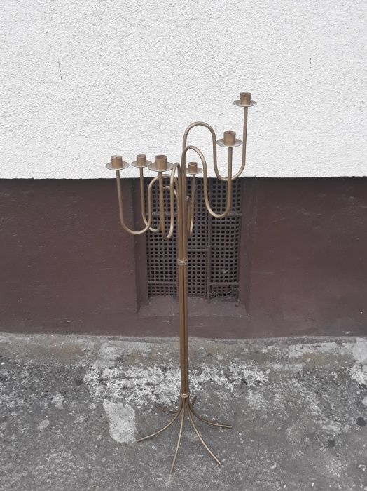 Świecznik w bardzo dobrym stanie.