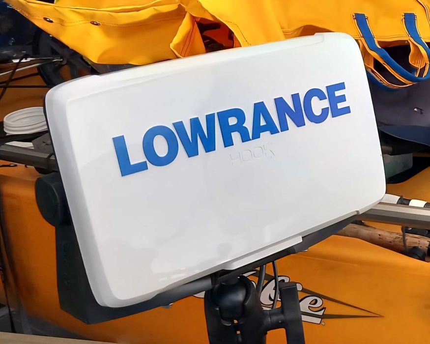 Lowrance hook reveal 9